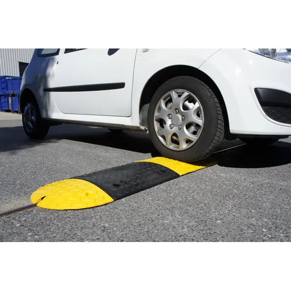 Retardér – káblový prejazd 10 km/h, 40 t, sada 2 ks – 500×430×70 mm, čierna | žltá